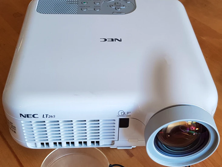 Projektor nec lt265