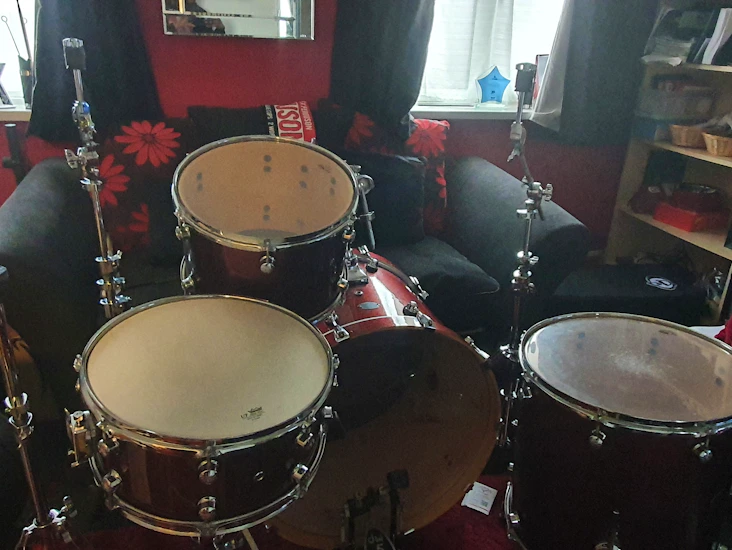 Drum kit (4pc shell pack + hardware)