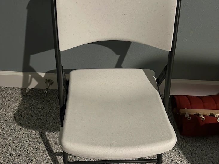 Folding chairs white