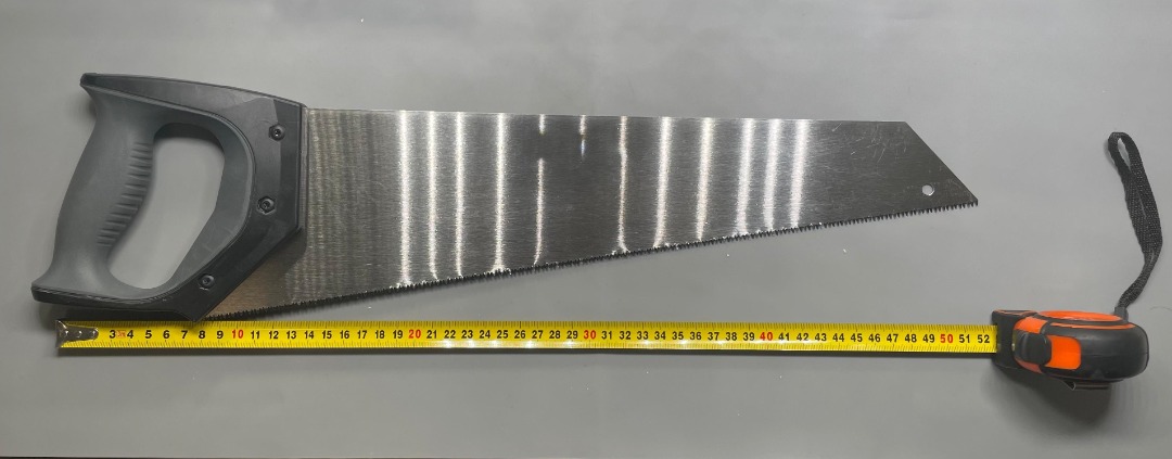 Wood handsaw with cutting holder / handsåg