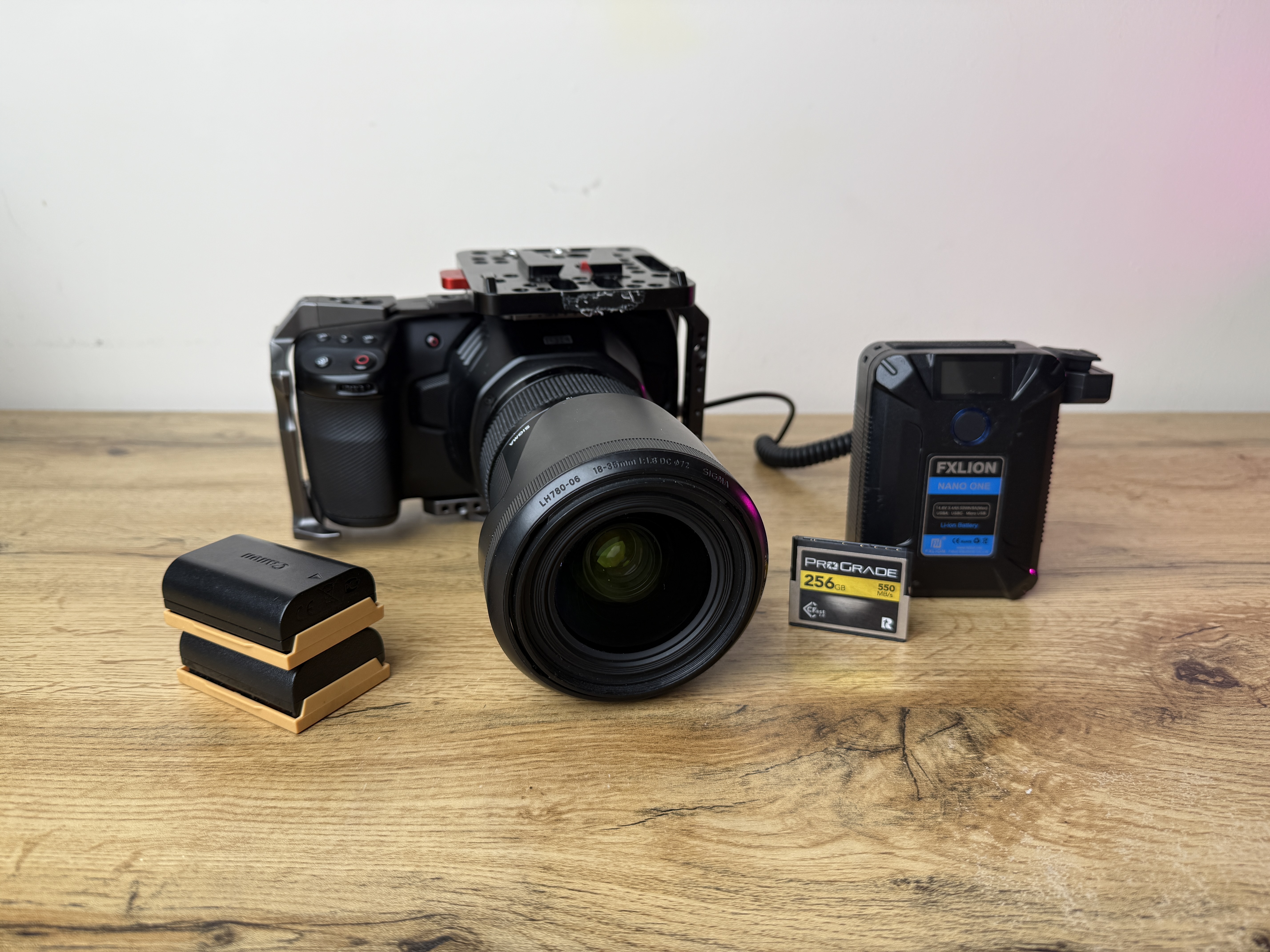 Blackmagic pocket cinema camera 6k ef (full shooting package)
