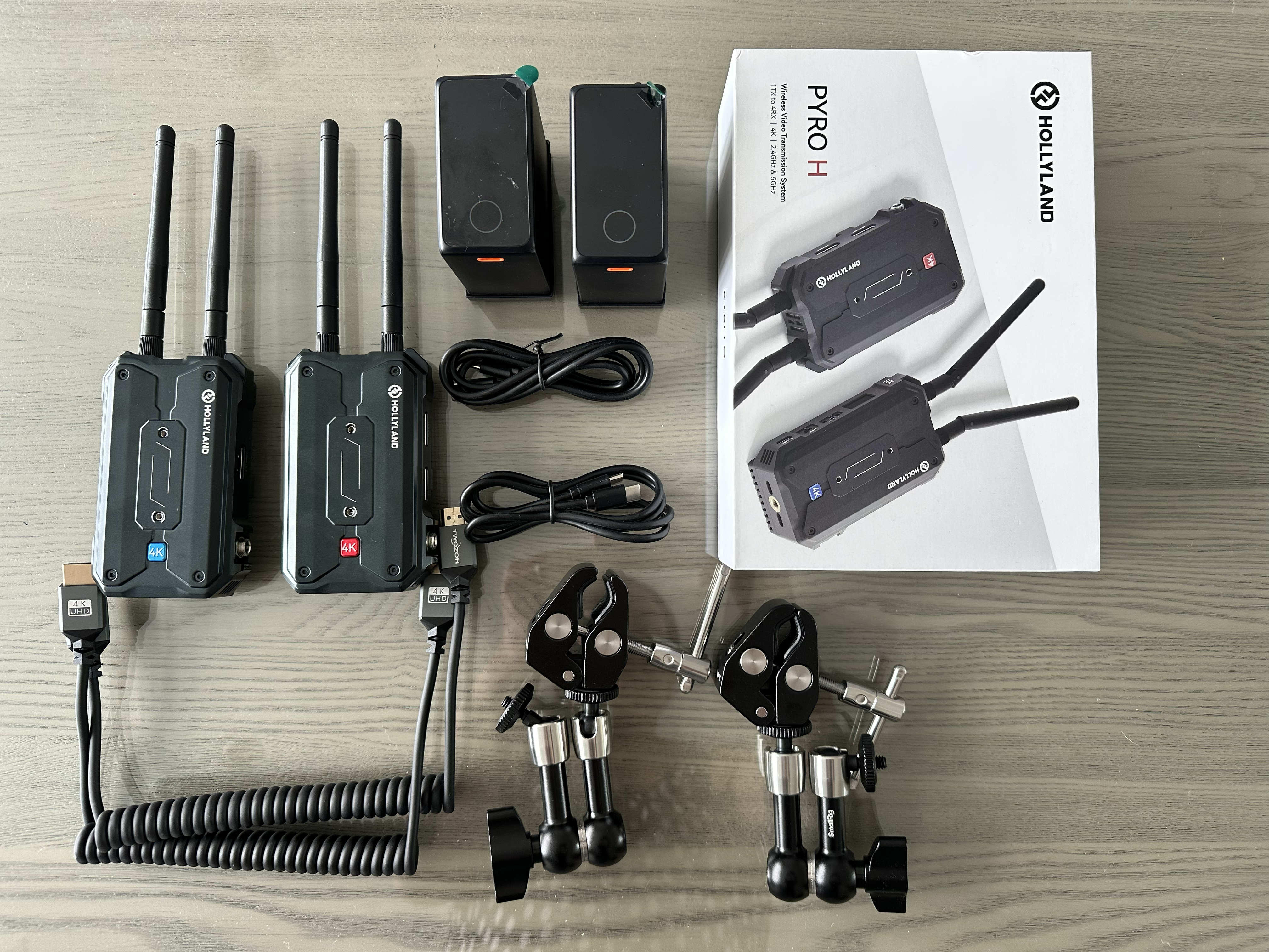 Hollyland pyro h - transmitter and receiver