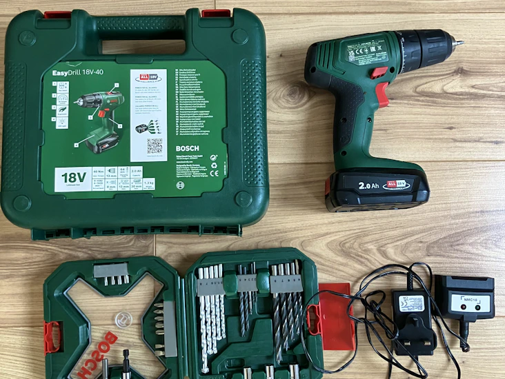 Bosch cordless drill driver and drill bit set