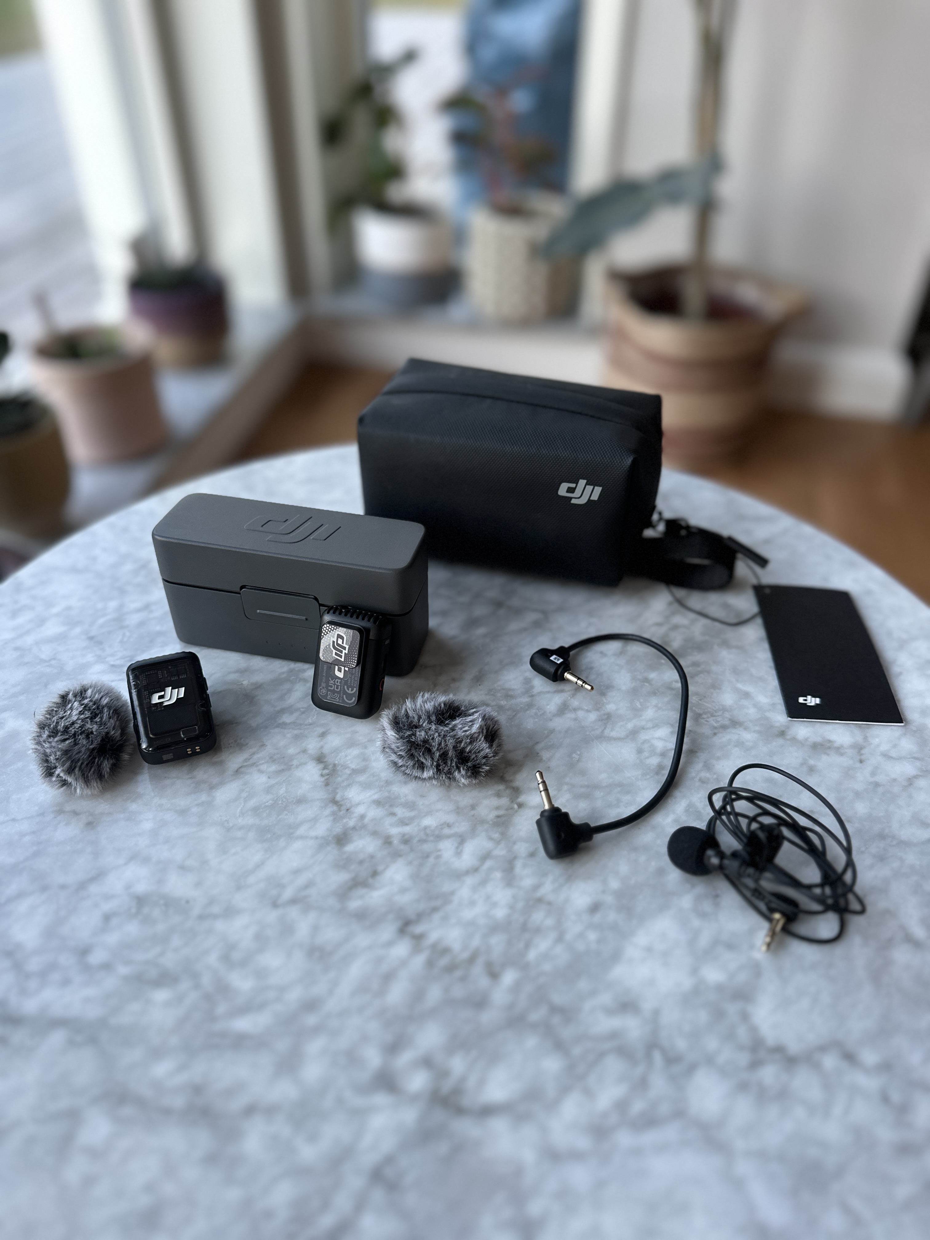 Dji mic 2 (2 transmitters + 1 receiver + charging case)