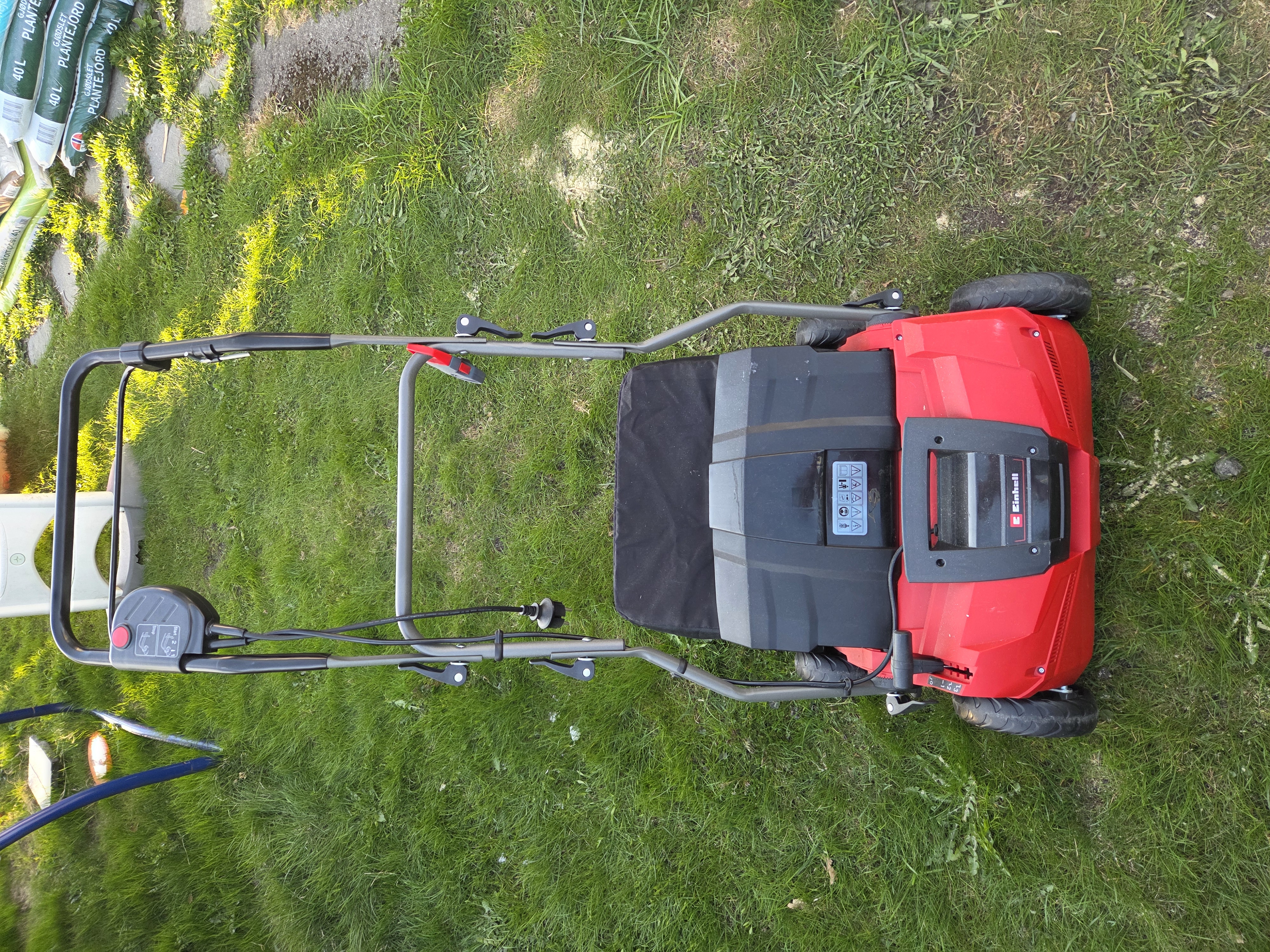 Kraftig vertikalskjærer / plenlufter – einhell ge-sa 1435