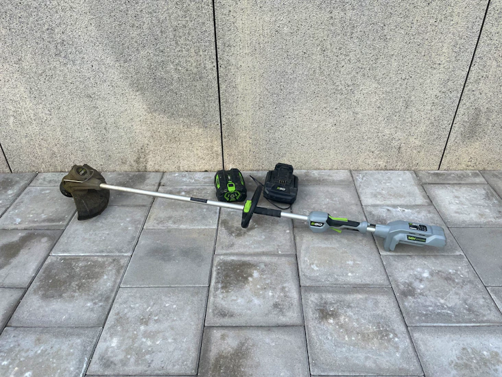 Ego grästrimmer med 30cm klipbred och 4ah batteri samt laddare