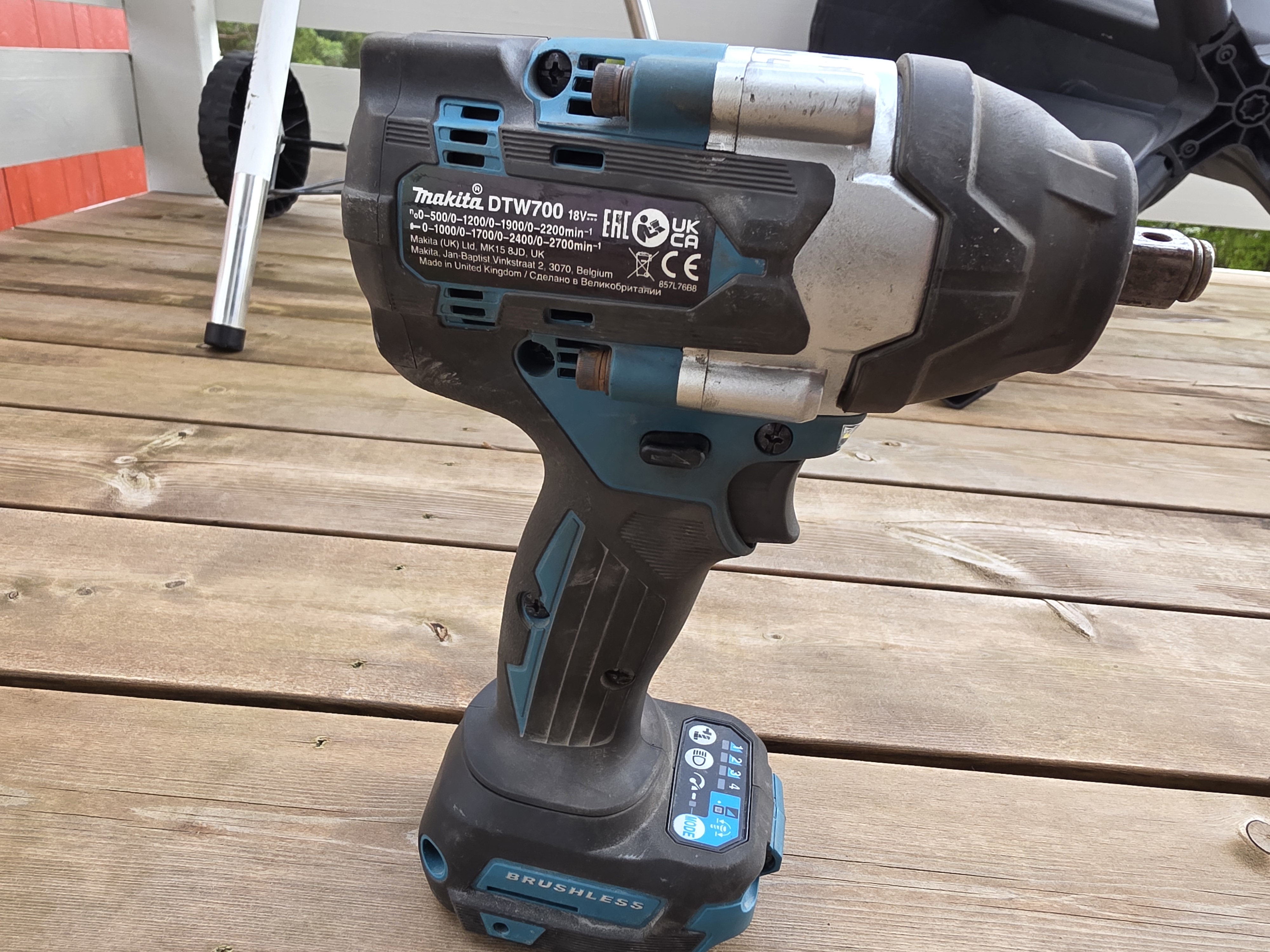 Makita kraftig muttertrekker 700nm, u/batteri