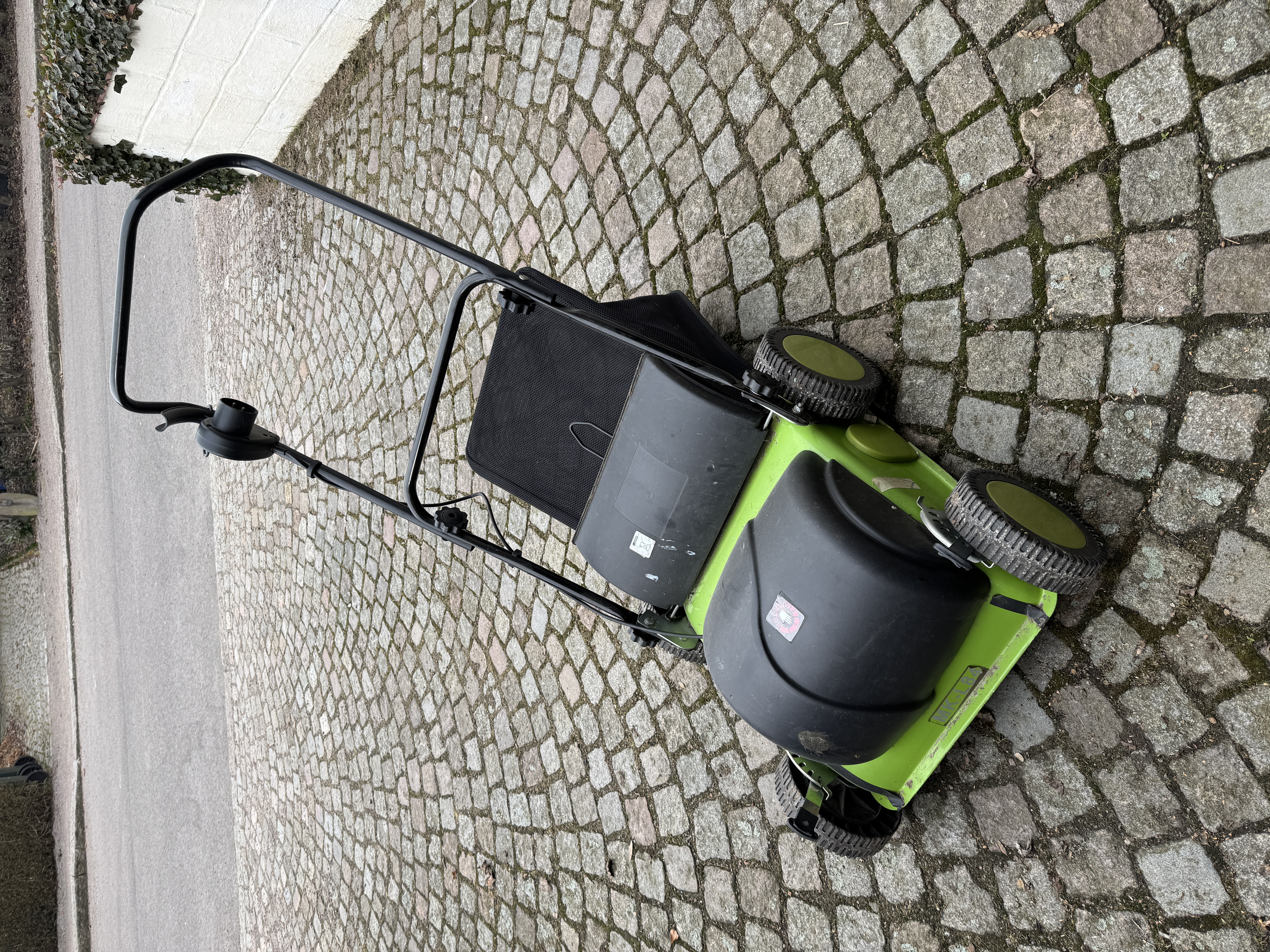 Vertikalskärare / mossrivare