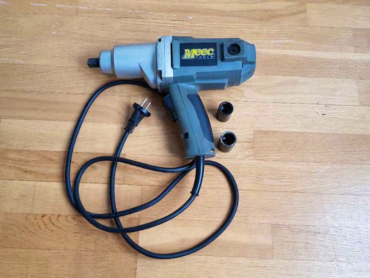 Mutterdragare för enkla däckbyten