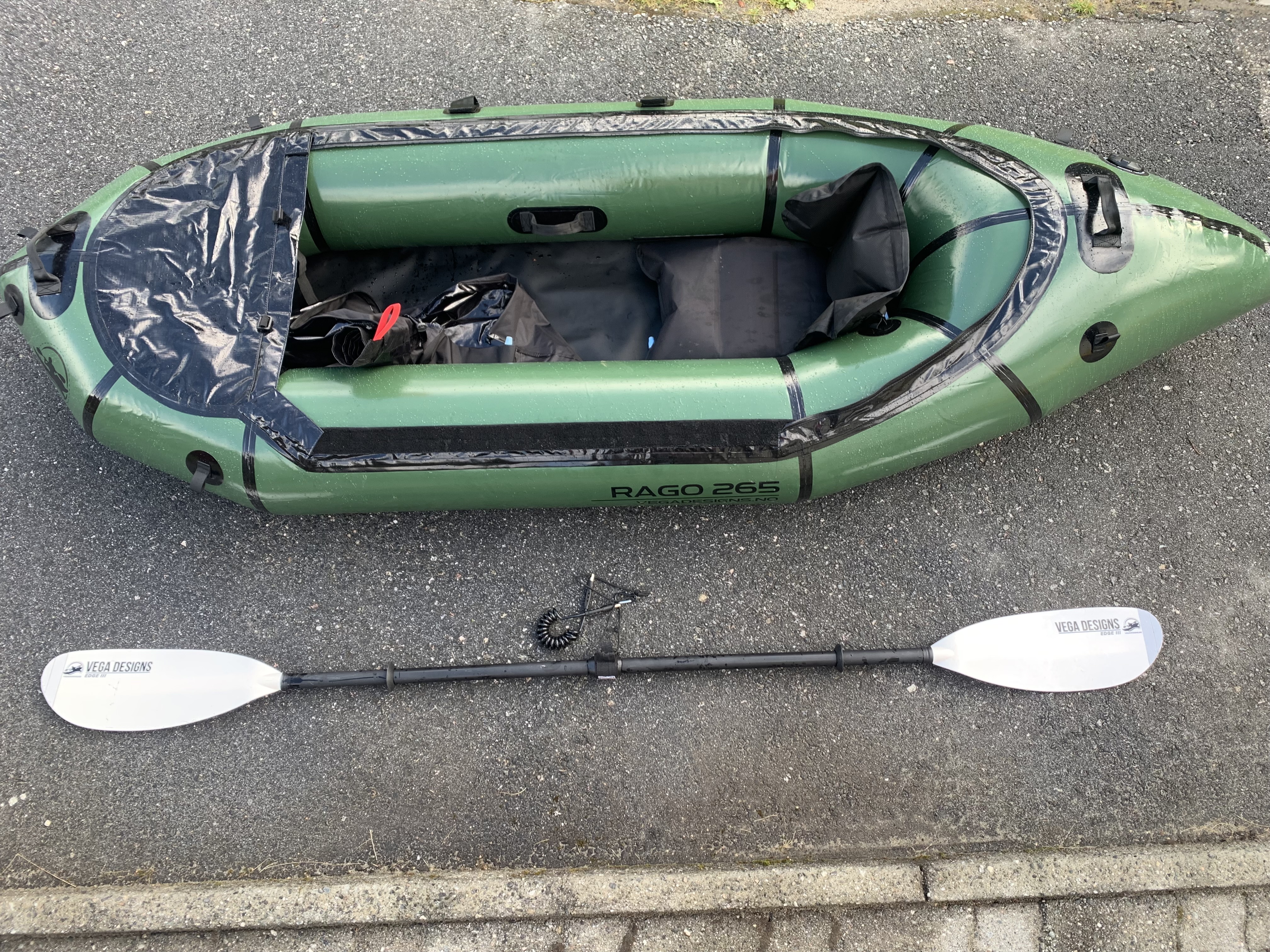 Pack raft med åre