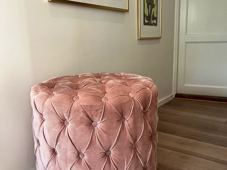 Rosa “santena”-puff – hyra för hem, event eller homestaging