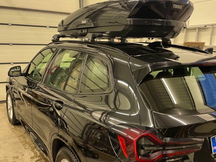 Thule motion xl boksi ja telineet