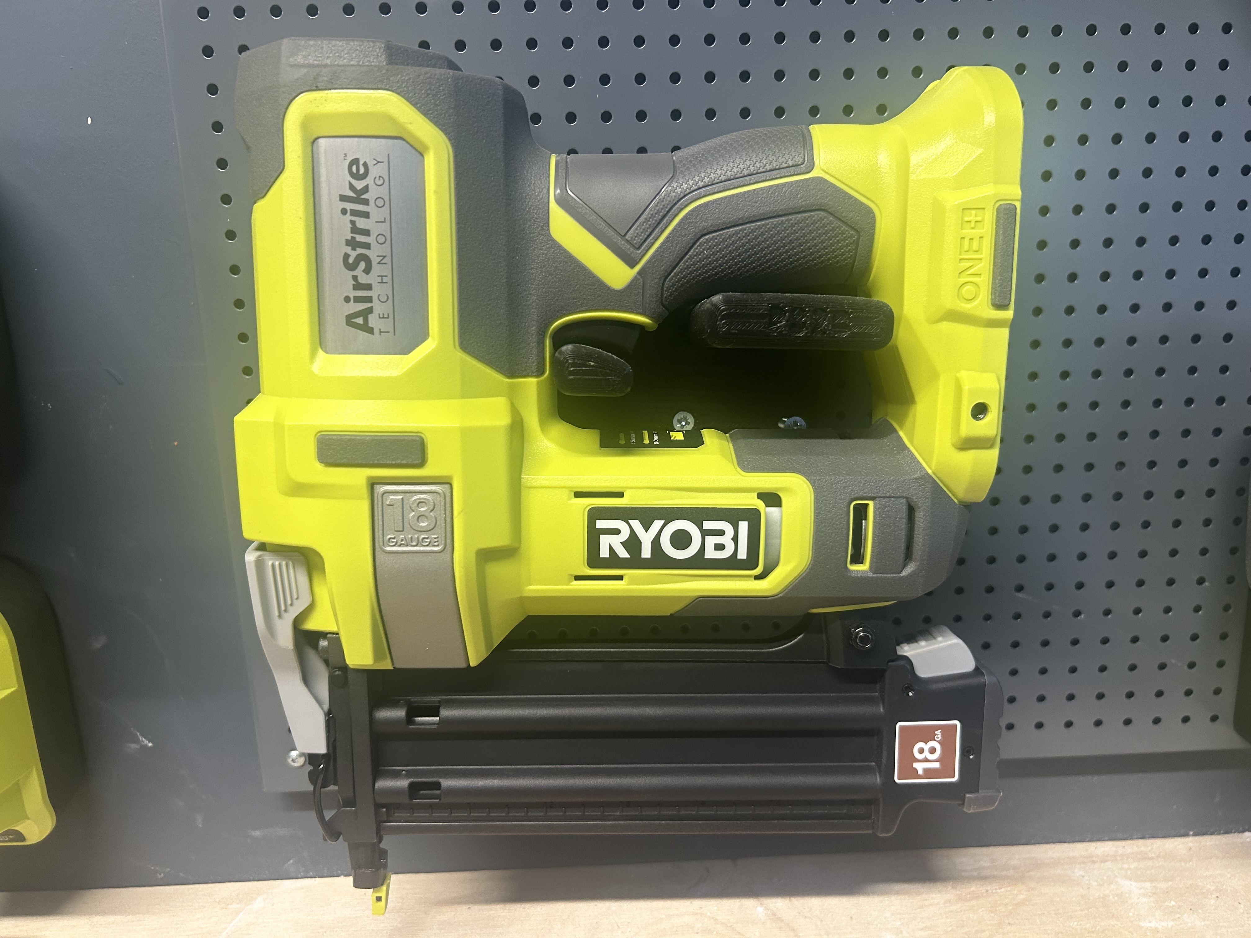 Batteridrevet dykkertpistol fra ryobi 