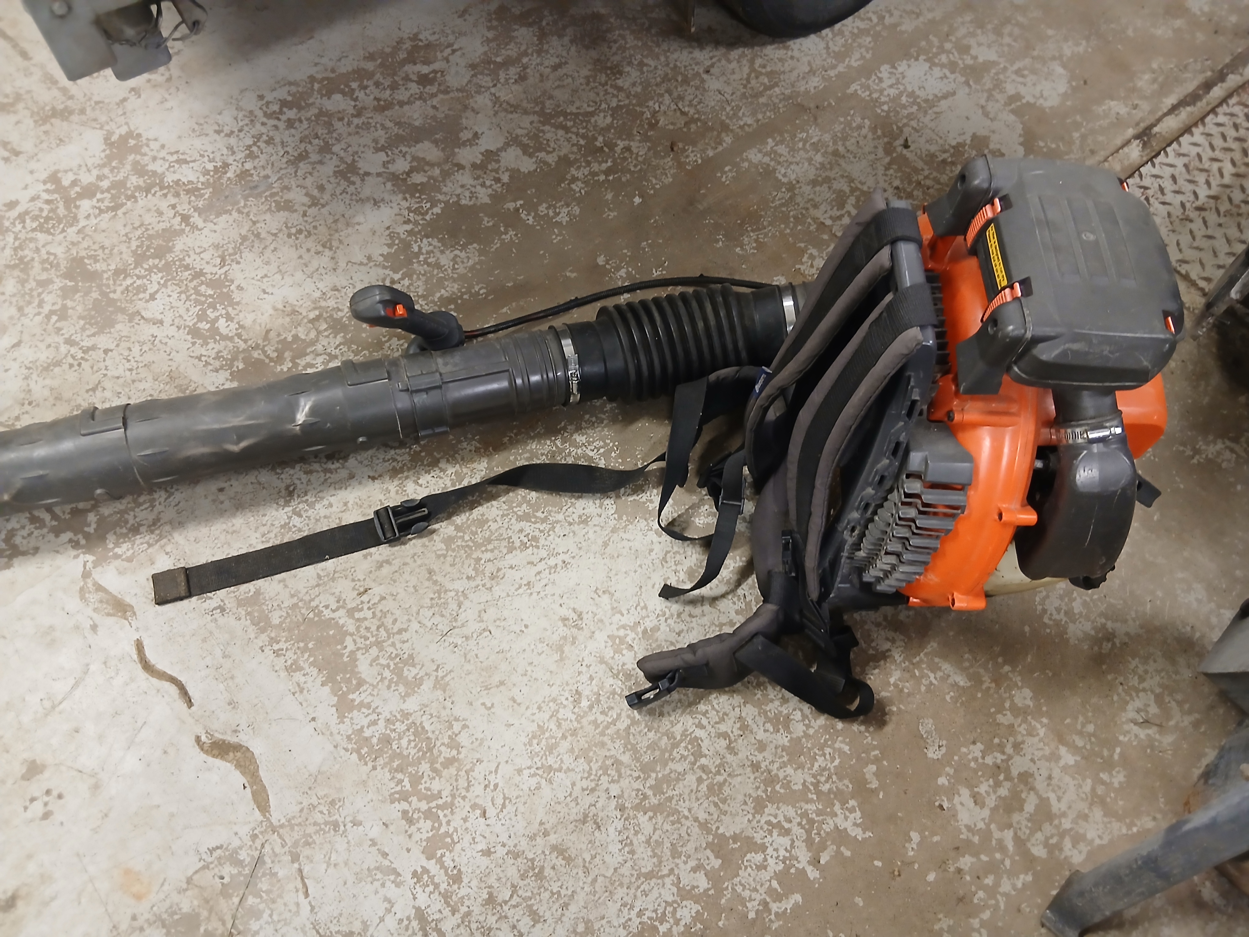 Lehtipuhallin husqvarna 580bts