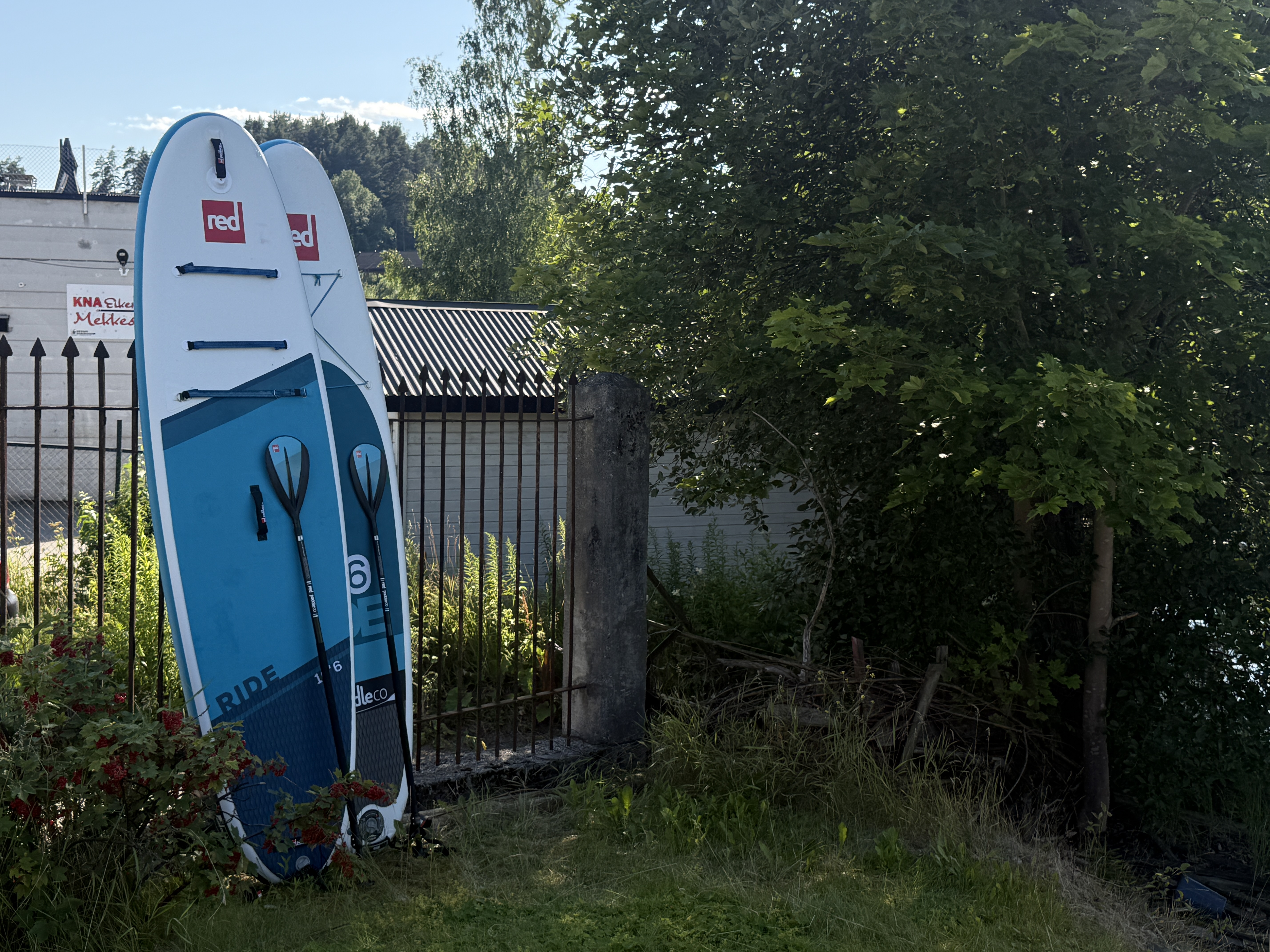Opplev vestfosselva fra vannet – lei premium sup-brett fra red paddle co!