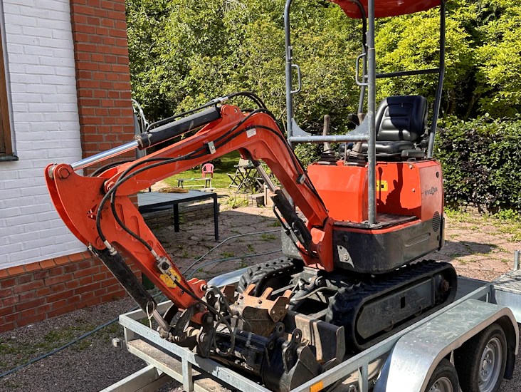 Minigrävare ink. 3 skopor.