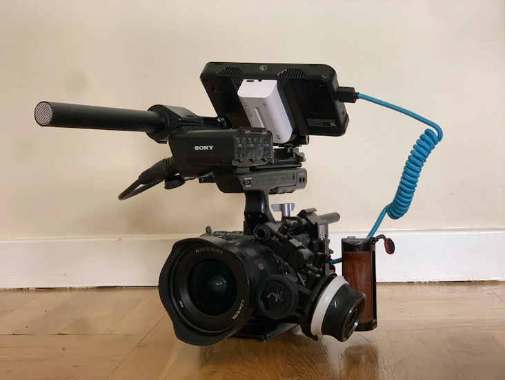 Filmpaket: sony fx3 + objektiv + monitor + mikrofon