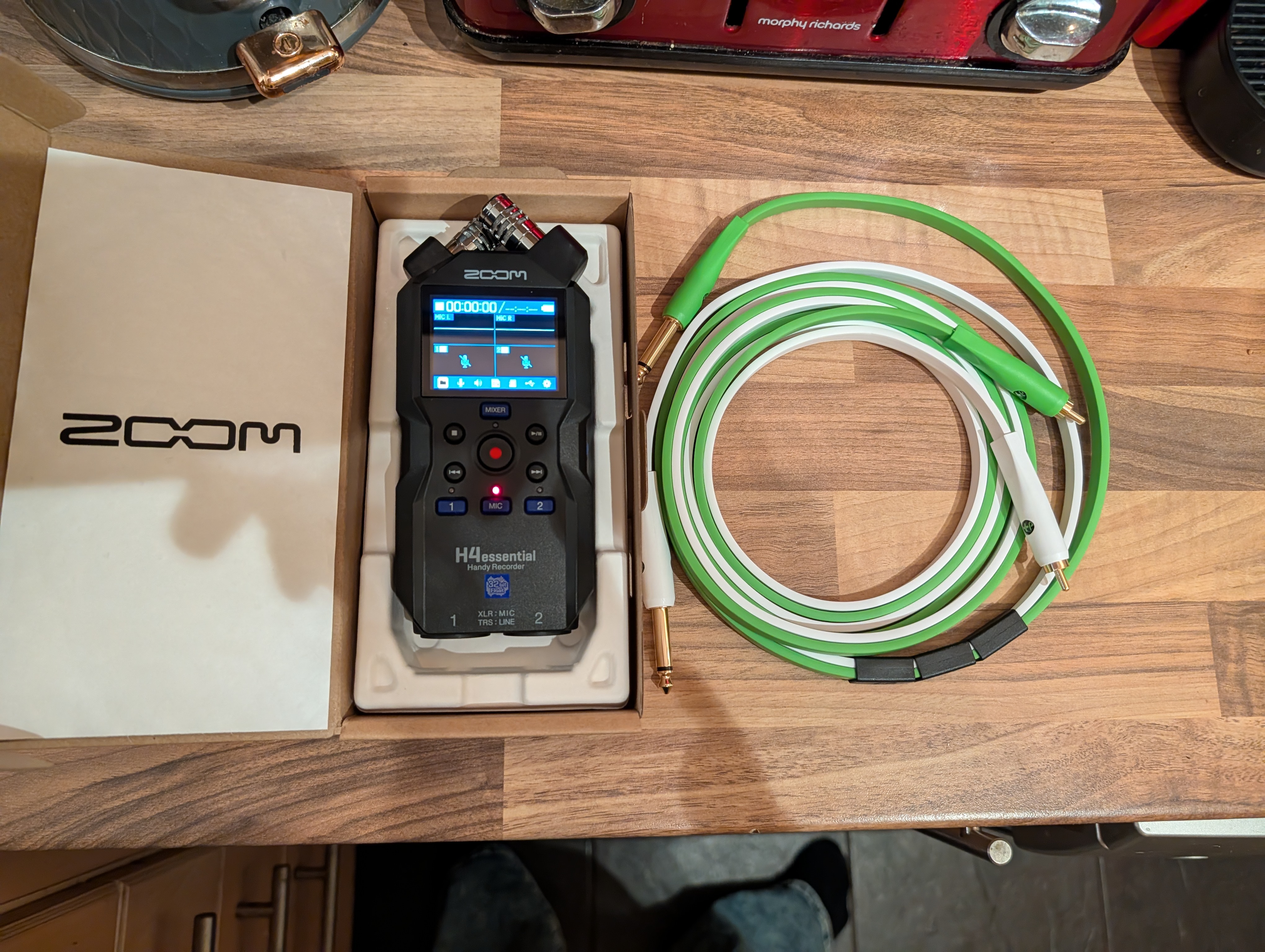 Zoom h4 essential sound and field recorder - dj set mix recorder