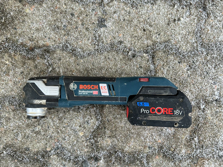 Utleie av bosch multikutter gop 18v-28