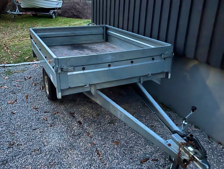 Kjekk tilhenger leies ut