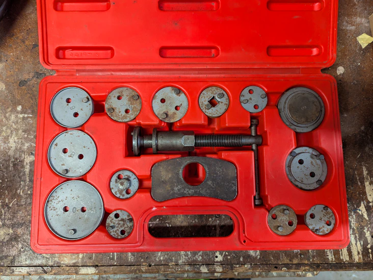 Bromskolvsverktyg, 15 delar