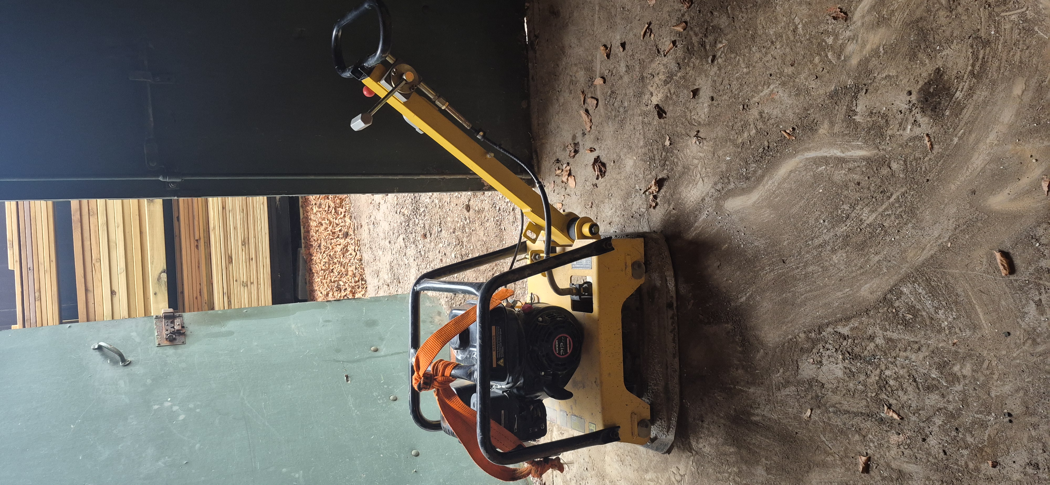 Masalta markvibrator 125 kg. fram- och bakåtgående. inkl släp
