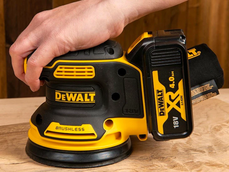 Dewalt dcw210n excenterslip + 5ah batteri + slippapper
