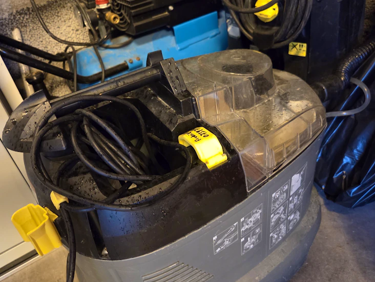 Kärcher puzzi klädseltvätt