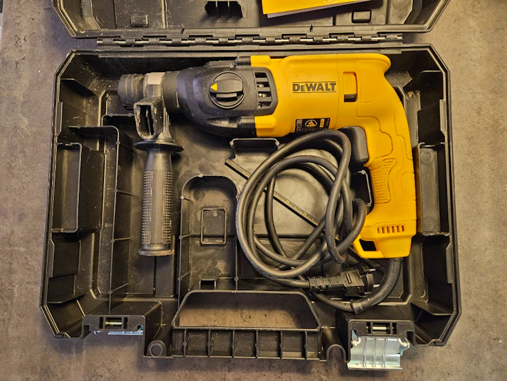 Dewalt d25033k
