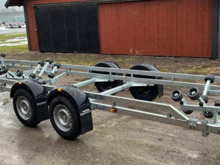 Båtsläp 80/h lastvikt 2320kg