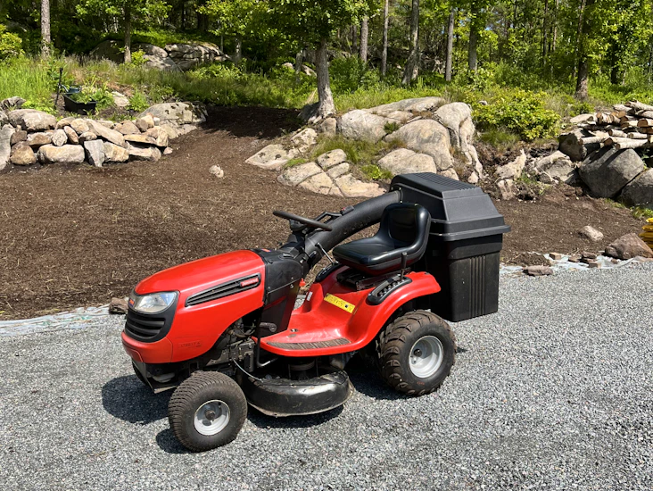 Åkgräsklippare med uppsamlare/sidoutkast