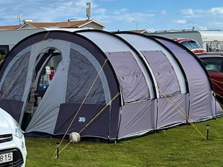 Stort familjetält ”tunneltält”