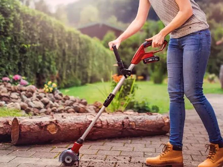 Akkukäyttöinen saumanpuhdistin / laatanpuhdistin