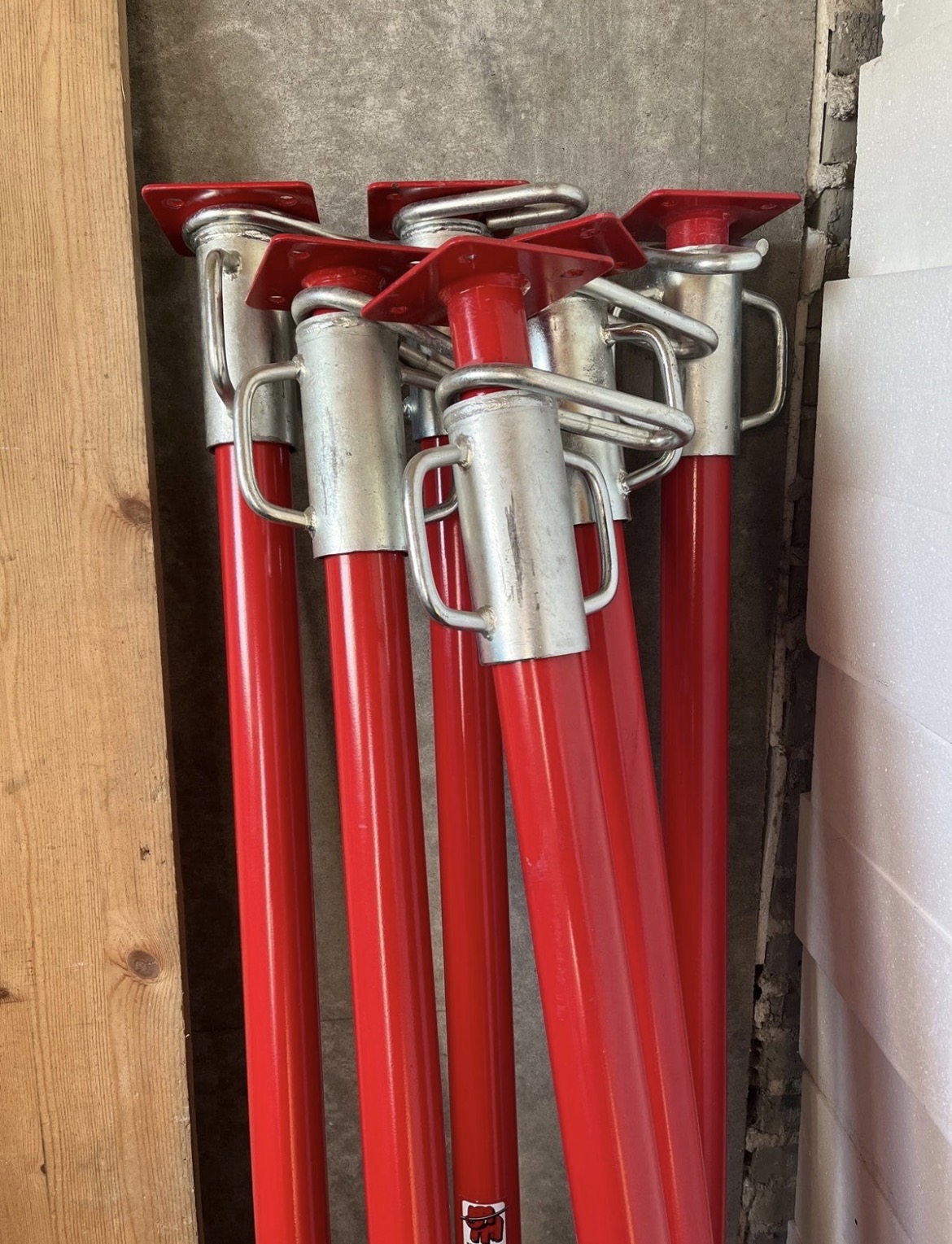 Soldater / forskallingsstøtter udlejes 