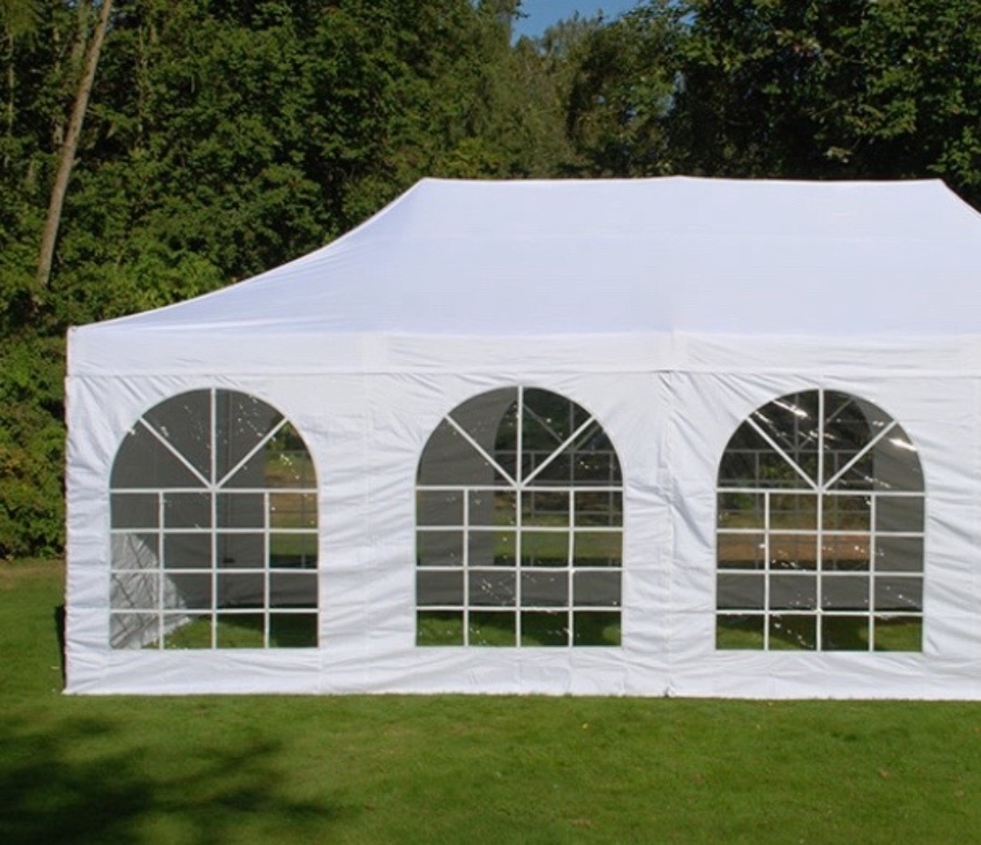 Lett oppsatt partytelt 4x8 meter