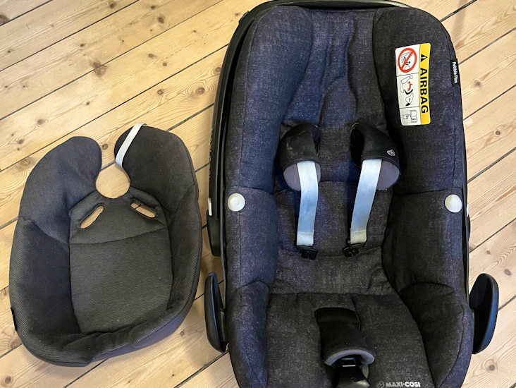 Maxicosi pebble plus babyskydd