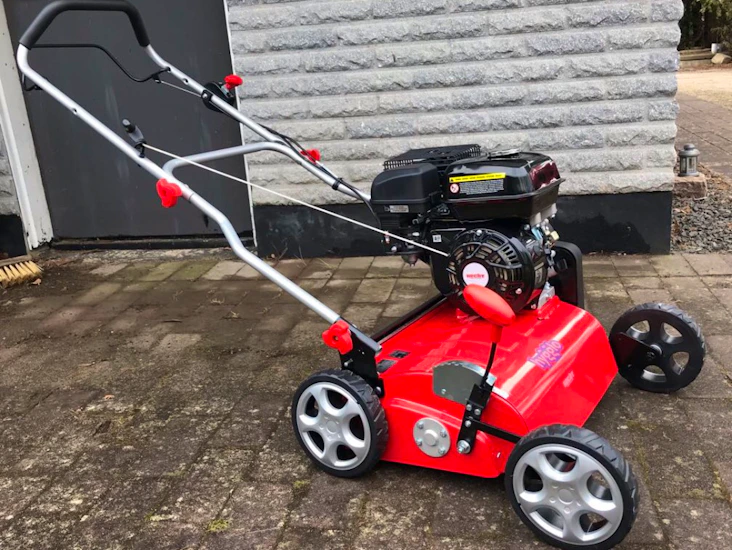 Vertikalskärare och mossrivare