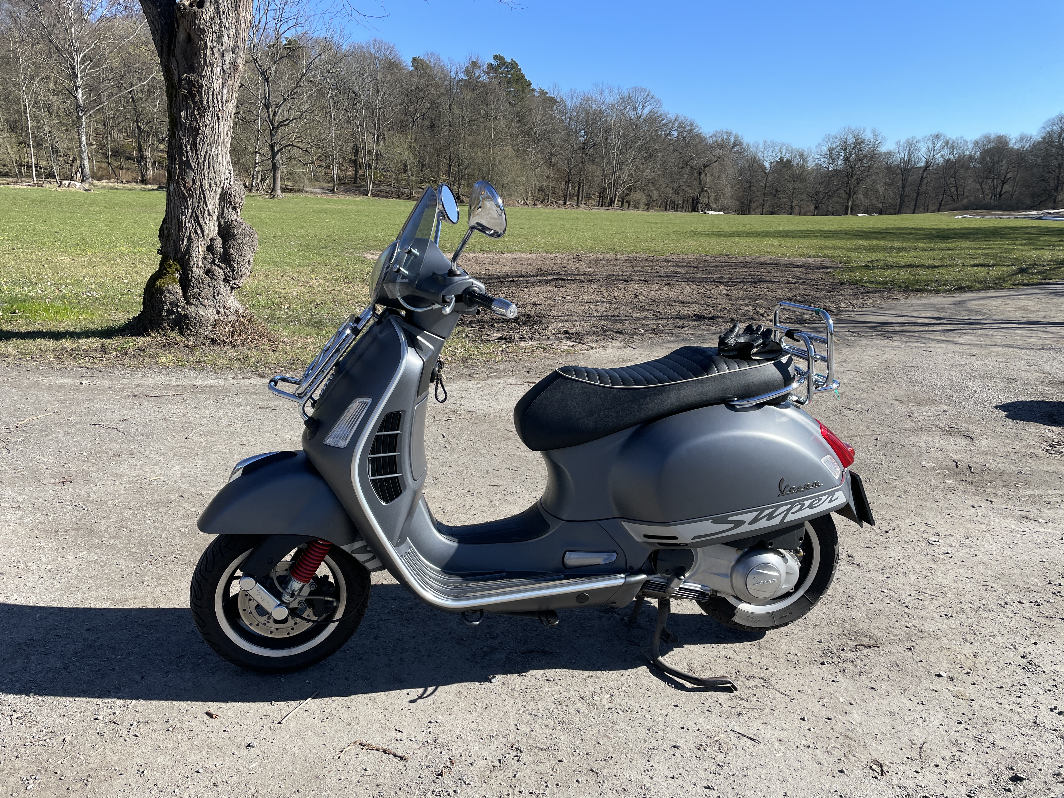 Vespa 300 super sport