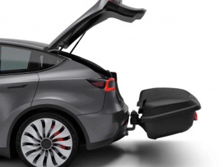 Bakmonterad lastbox för dragkrok thule