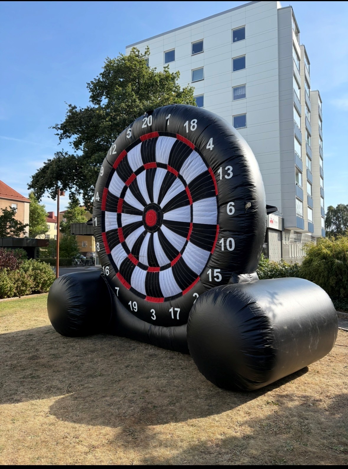 🎯 uppblåsbar darttavla – 4 meter i diameter