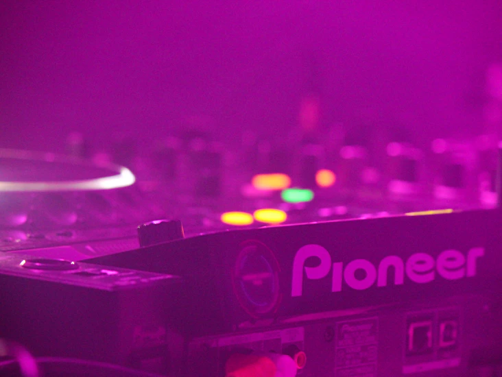 Pioneer cdj2000 pari + pioneer djm 850 mikseri