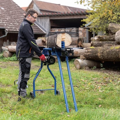 Hydraulisk vedkløyver med 5 tonns kraft. 