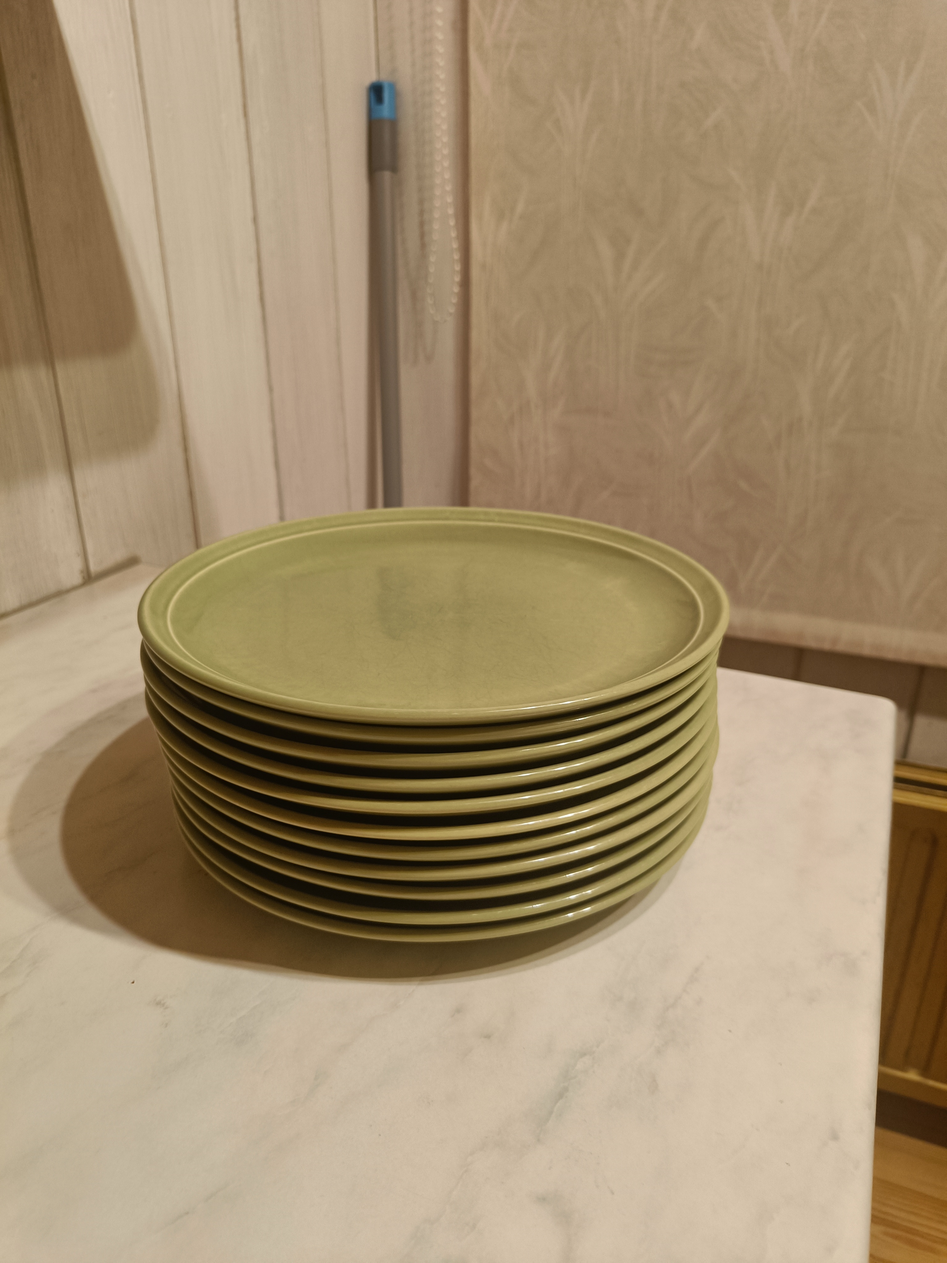 Kermansavi oliivi -lautaset 12 kpl