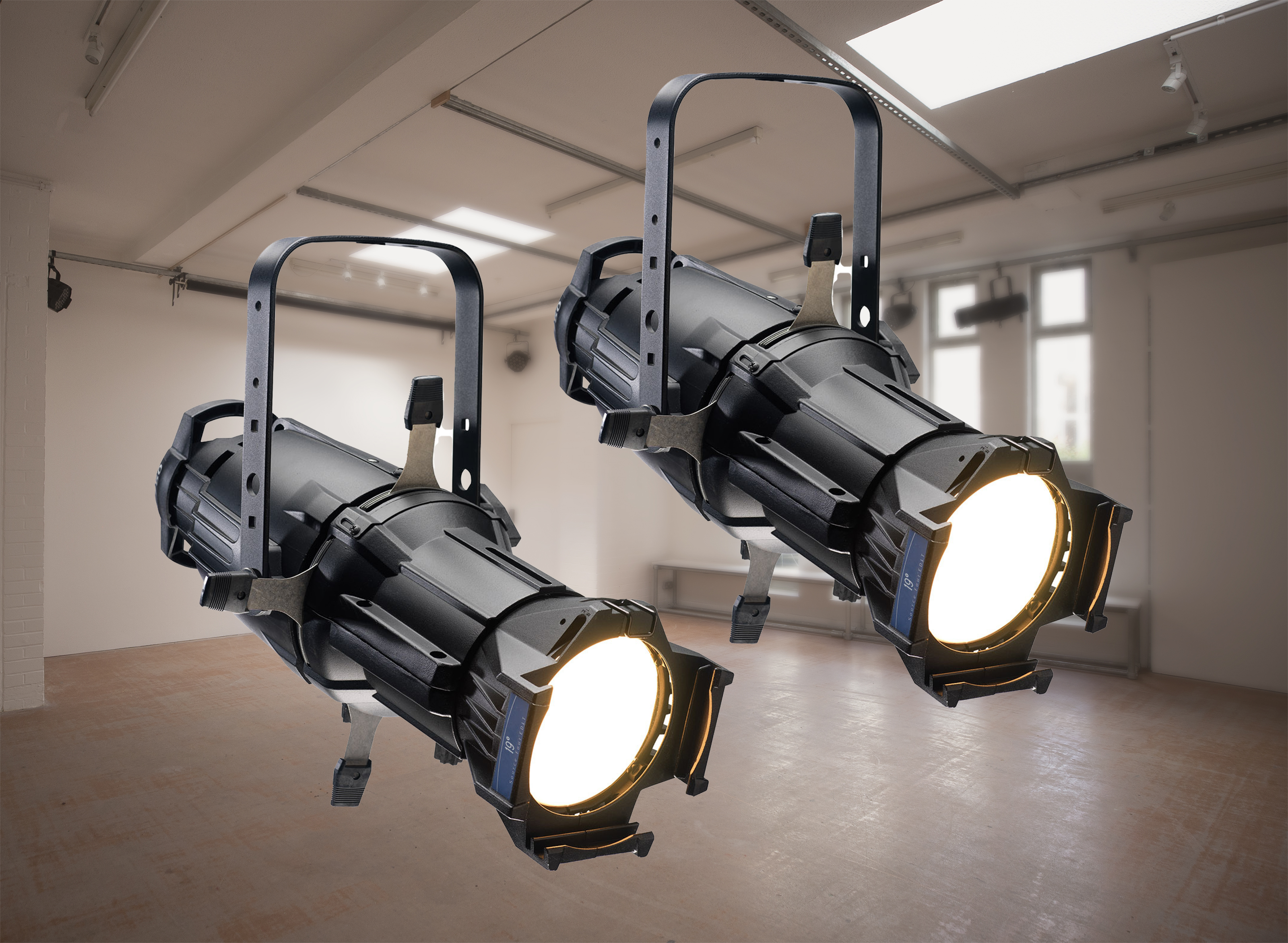 2 x etc source four profile spotlights - 750w