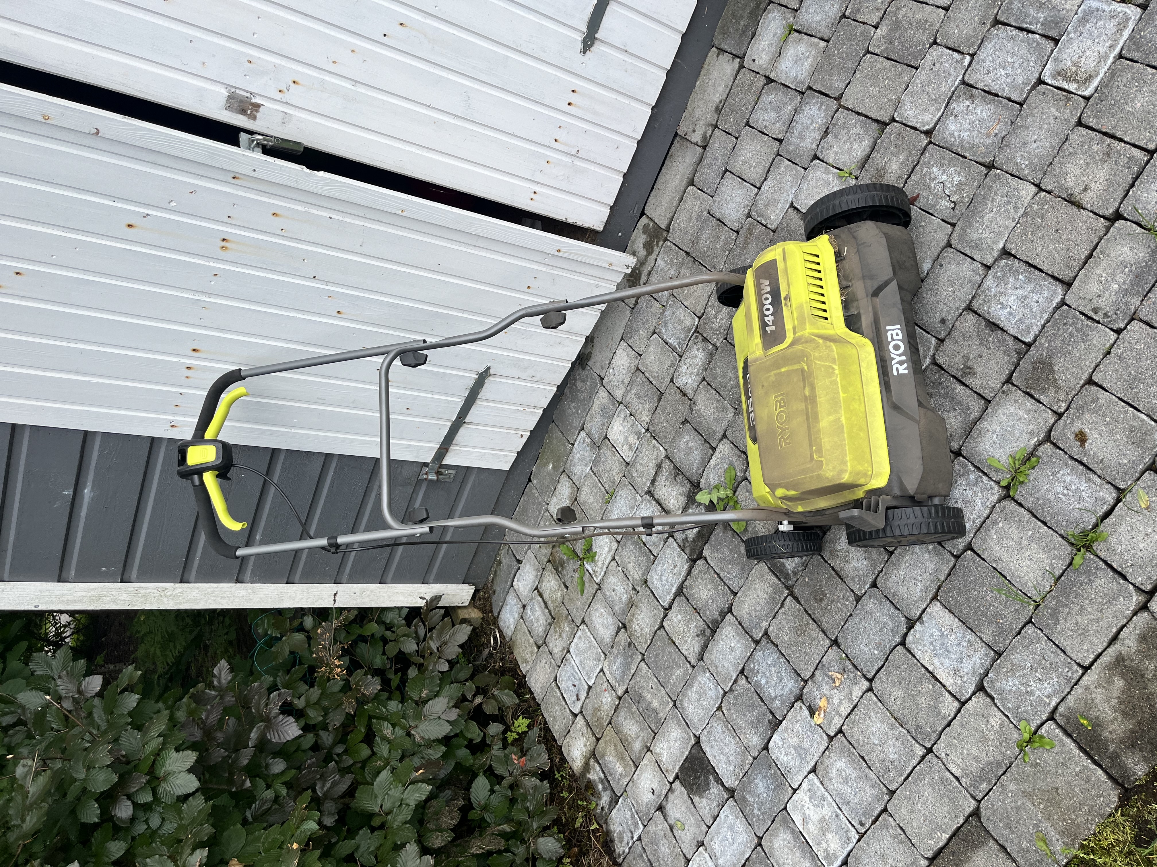 Vertikalskjærer/ plenlufter