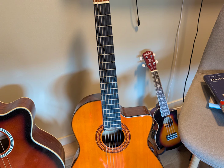 Washburn klassisk gitar med pickup