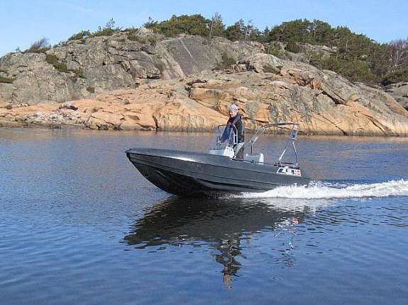 Al430 med 50hk tohatsu leies ut