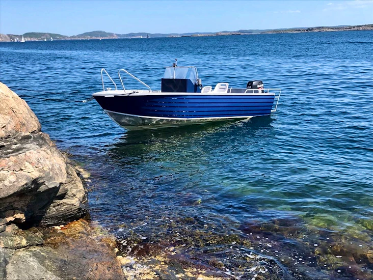 Komma ut och bada och fiska?