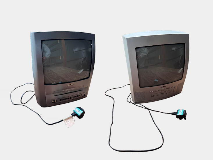 X2 11" vintage crt tv bundle – fully functional props