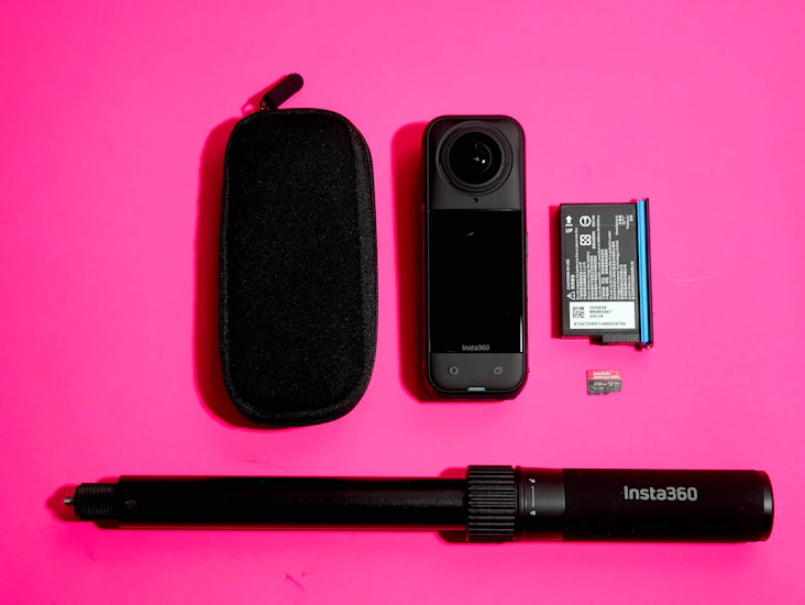 Insta360 x5 waterproof 8k action camera + 256 memory card + handle insta 360 x3 x4